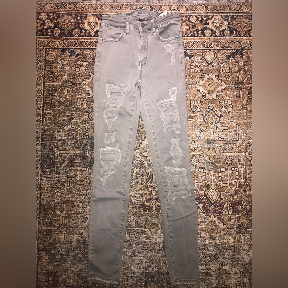 Size 0 American Eagle distressed skinny jeans